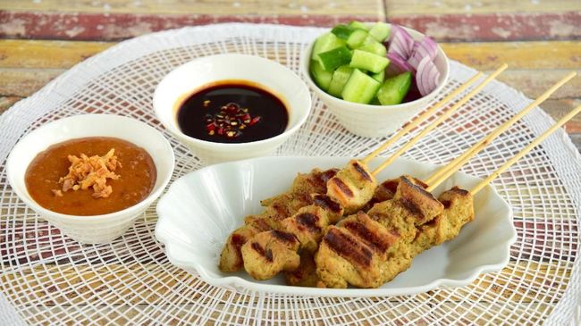Sedikitnya ada 7 makanan khas Lombok yang menggugah selera dengan cita rasa pedas, gurih, hingga manis yang dapat dicicipi jika berkunjung ke sana.