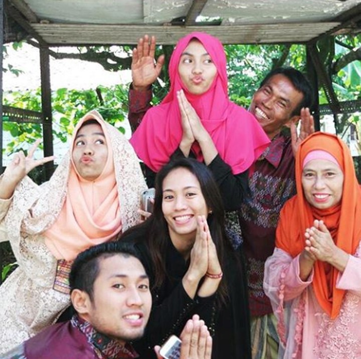 <p>Kompak selalu ya Berllian dan keluarga. (Foto: Instagram/berllian_5)</p>