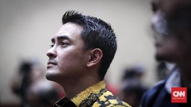 Politikus PDIP Jambi Bujuk Golkar Simpan Suap dari Zumi Zola