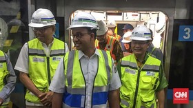 Coba MRT Jakarta, Anies Baswedan Tak Rasakan Getaran