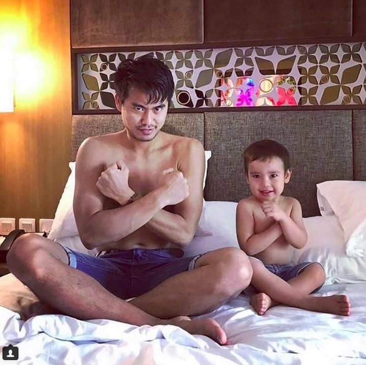 <p>Like father like son ya. Setuju kan, Bun? (Foto: Instagram @tontowiahmad_)<br /><br /></p>