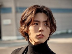 Park Bo Gum Ambil Hadiah V BTS dan Lisa BLACKPINK, Fans Khawatir Karena Ini