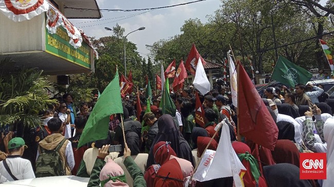Asep Maftuh terbukti menganiaya Komandan Brigade Pimpinan Pusat Persis HR Prawoto hingga tewas. Vonis 7 tahun lebih tinggi dari tuntutan jaksa.