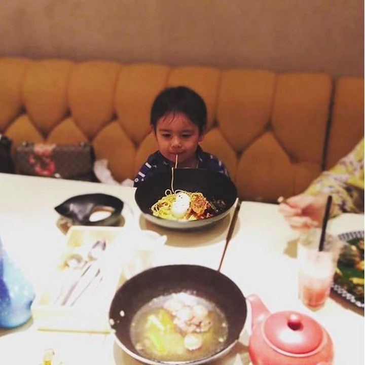 <p>Siapa yang mau makan mi bareng Danish? (Foto: Instagram @danisharsenio)<br /><br /></p>