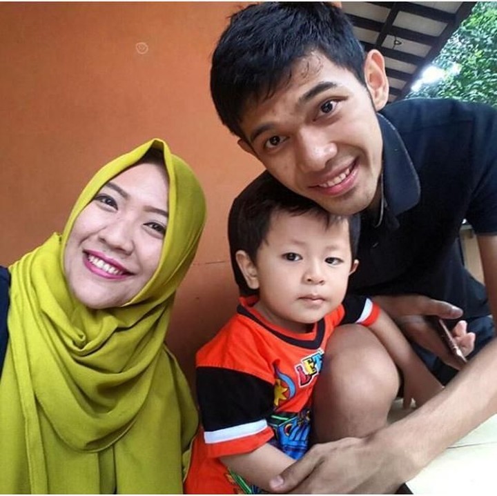 <p>Selain dekat dengan adiknya, Fajar juga akrab dengan kakaknya. (Foto: Instagram @fjralf95)</p>