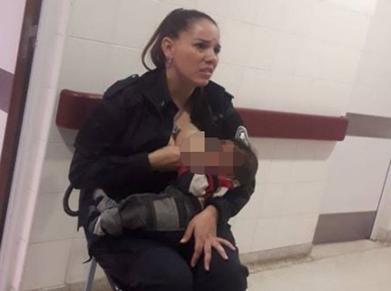Kisah Polisi Wanita yang Menyusui Bayi Malnutrisi