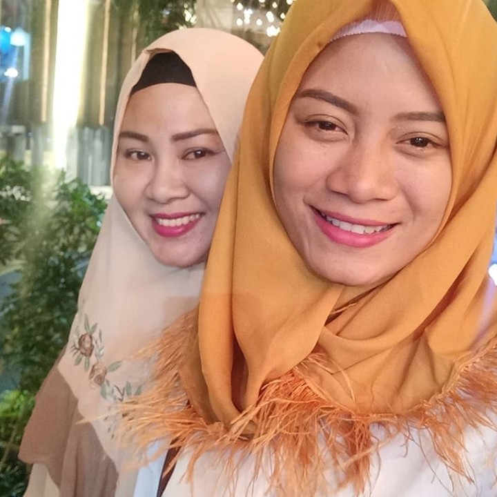 <p>Membahagiakan orang tua adalah kebanggaan bagi anak. (Foto: Instagram @ratih_widyanti)</p>