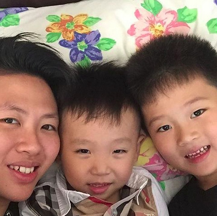 <p>Untuk seorang tante, kruntelan bareng keponakan bisa jadi quality time yang seru lho. (Foto: Instagram/ @natsirliliyana)  </p>