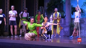 VIDEO: Atlet Asian Games Menonton Pertunjukan Tradisional