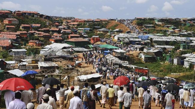 Longsor di Kamp Rohingya, 4.500 Orang Kehilangan Perlindungan