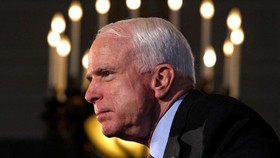 Wapres AS: John McCain Akan Selalu Dikenang dengan Terhormat