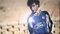 <p>Nah ini foto Luis Milla bertahun lalu saat anaknya yang diberi nama sama dengannya. (Foto: Instagram @luismillacoach)</p>