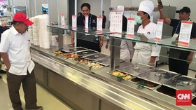 Wapres JK Makan Siang di Kampung Atlet Jakabaring