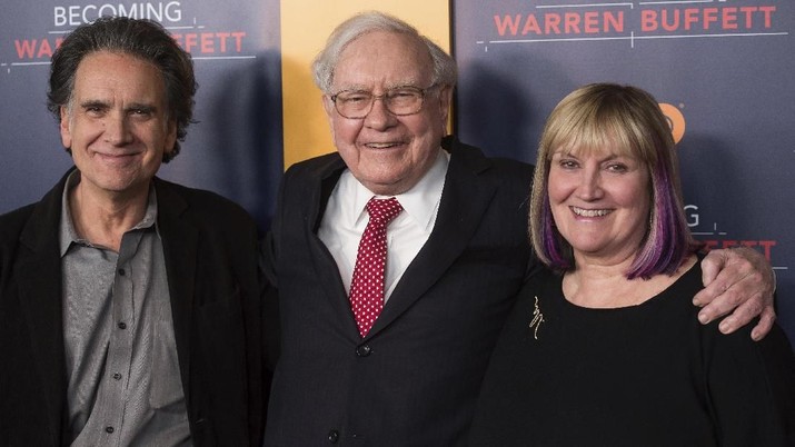 Kisah Anak Warren Buffet Baru Sadar Ayahnya Kaya Usai Baca Koran