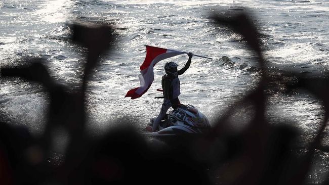 Pelbagai seni budaya Melayu meramaikan Festival Bahari Kepri 2018 pada Jumat (21/9). Warga dan wisatawan pun menyambut dengan antusias