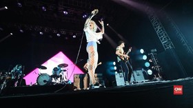 VIDEO: Paramore Gelar Dua Jam Konser
