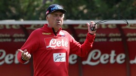 Sempat Tertinggal, Napoli Tundukkan AC Milan 3-2