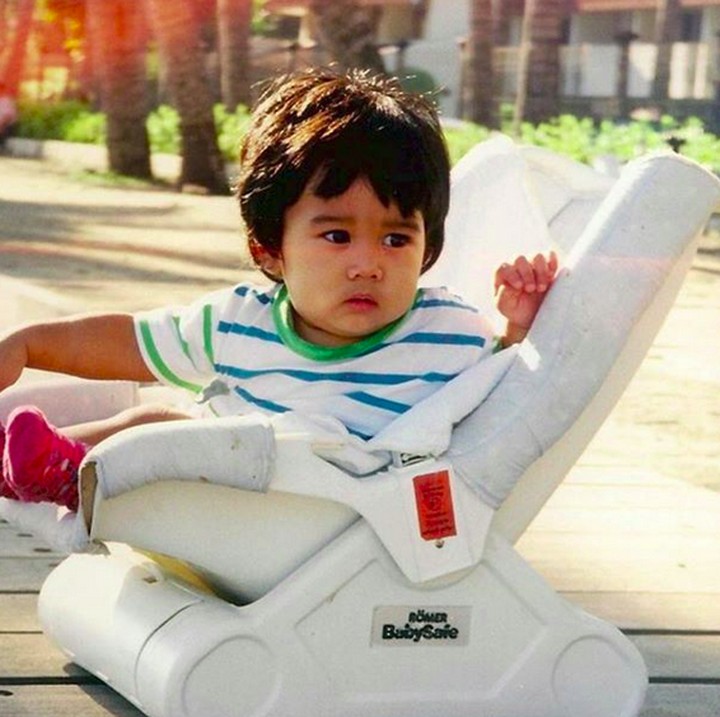 <p>Hmm, kamu lagi sibuk ngelihat apa sih Aqsa? (Foto: Instagram/ @aqsaaswar)</p>