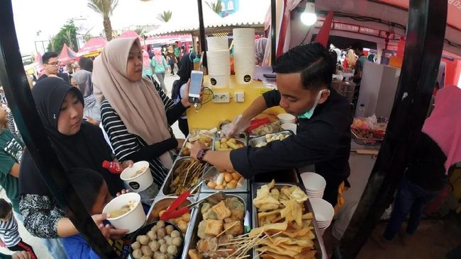 Festival Kanikan yang menyajikan beragam kuliner nikmat menjadi daya tarik baru di Lampung Krakatau Festival 2018.