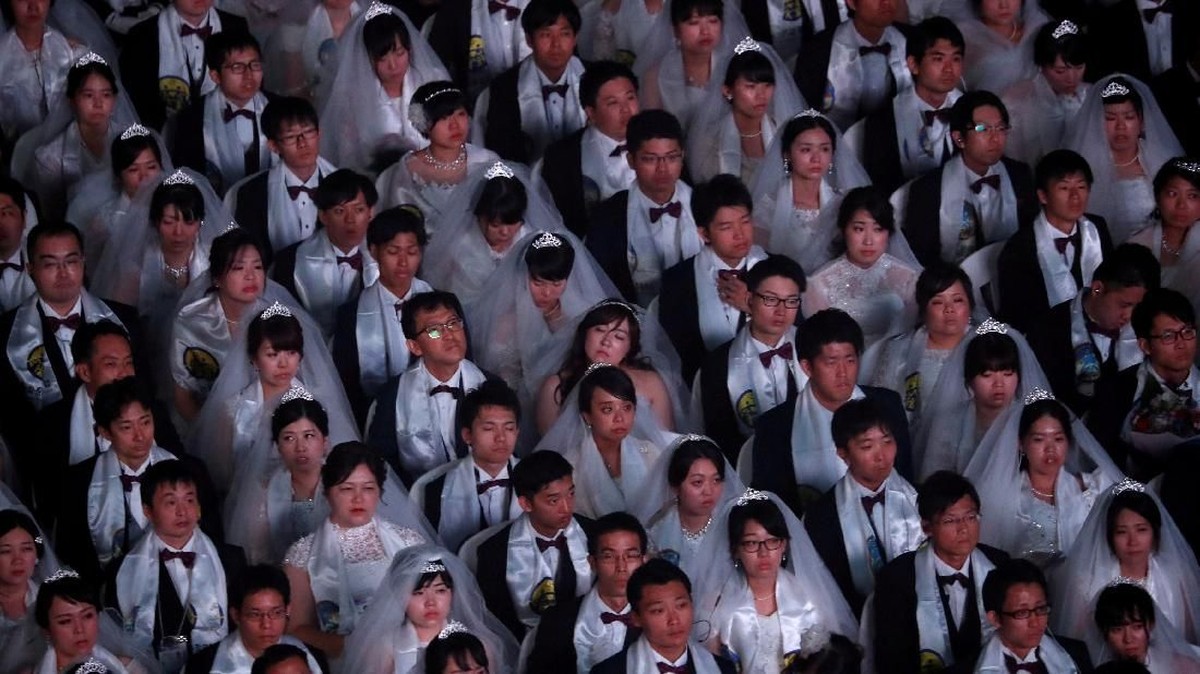 FOTO: 3.000 Pasang 'Oppa-Eonni' Menikah Massal di Korea