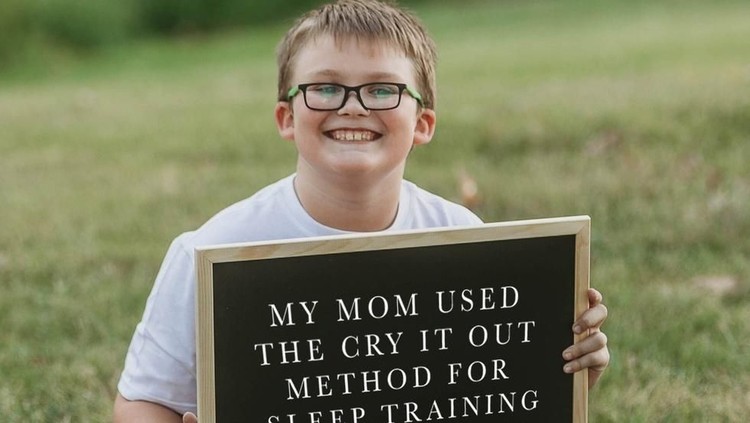 Mom shaming jadi fenomena yang makin banyak terjadi saat ini. Nah, seorang fotografer mengangkat tema anti mom shaming untuk sesi foto anak-anak.