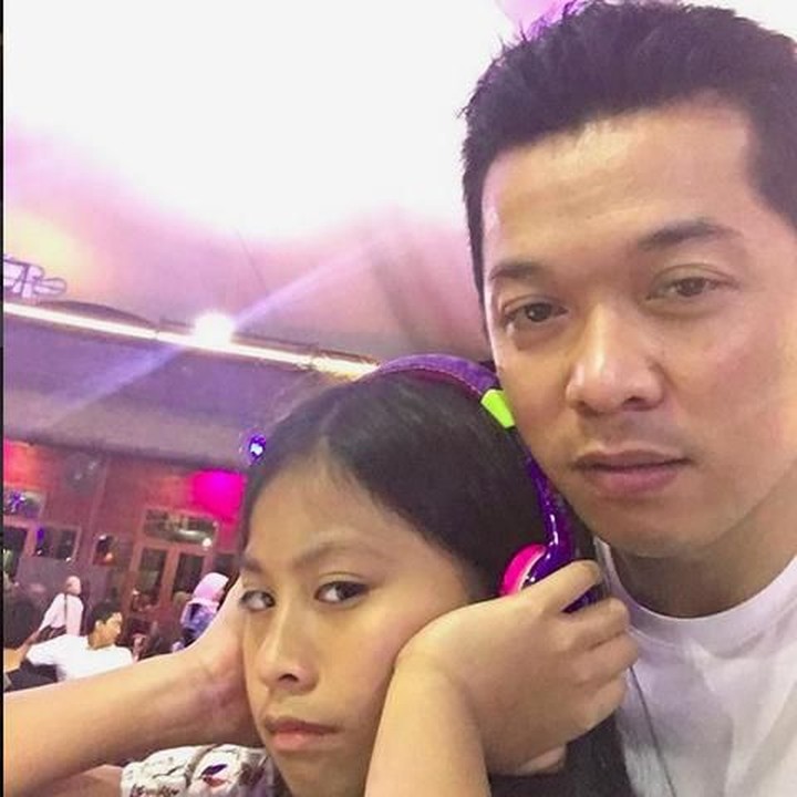 <p>Lihat deh, Bun muka Atta kalau lagi laper. Taufik bilang datar seperti jalan tol. He-he. (Foto: Instagram @th_natanayo)<br /><br /></p>