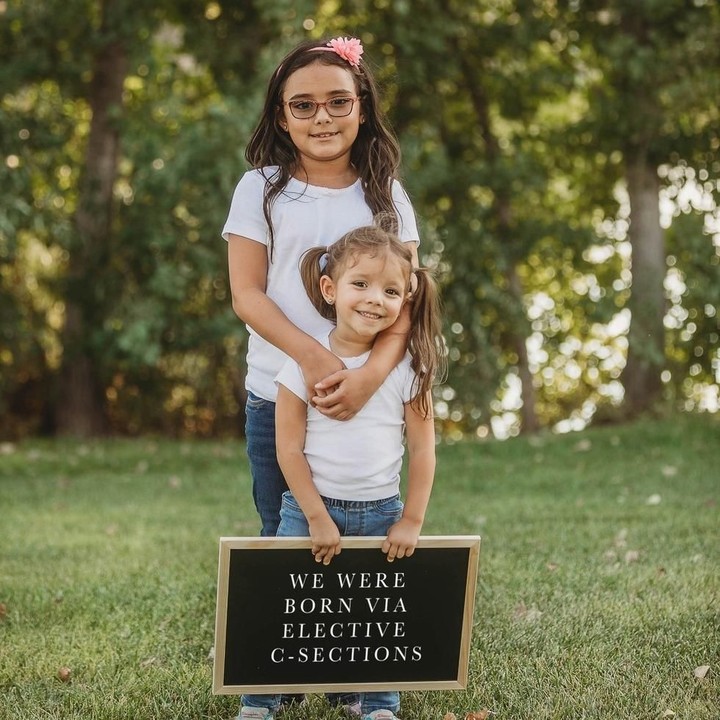 <p>Operasi caesar pun sering banget jadi topik mom shaming. Padahal bagaimana pun cara ibu melahirkan, perjuangan semua ibu sama beratnya. Ya kan, Bun? (Foto: Abbie Fox/ Foxy Photography)</p>