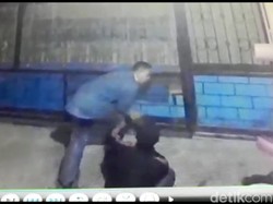 Video: Celingak-celinguk, Aksi Maling Ayam di Mamuju Terekam CCTV