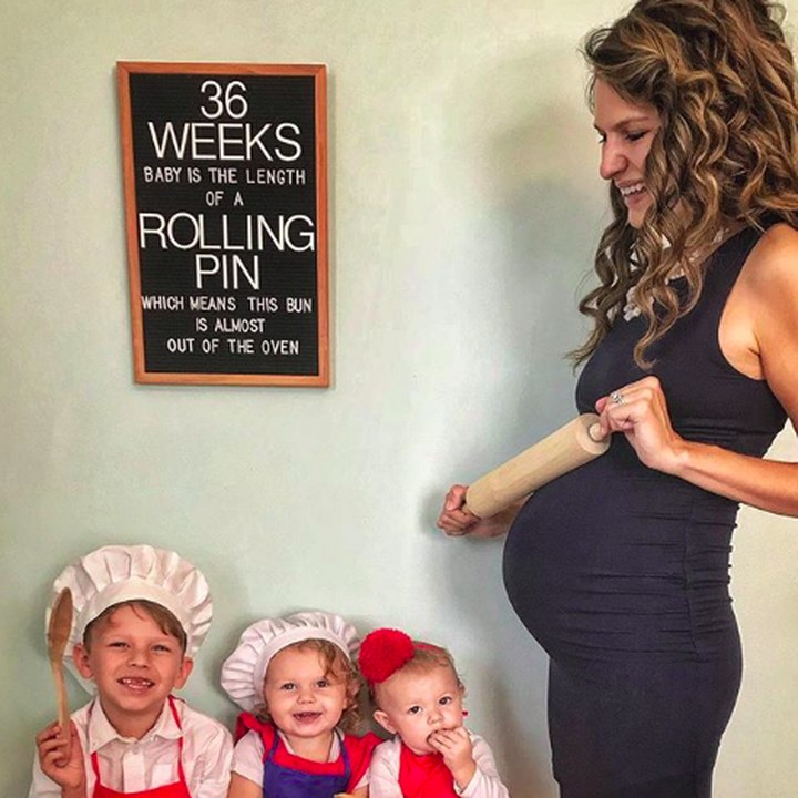 <p>Calon adik bayi panjangnya sudah seperti rolling pin. Eh, ternyata ada tiga koki yang sudah menunggu si dedek bayi nih. (Foto: Instagram/ @cbchatman)</p>