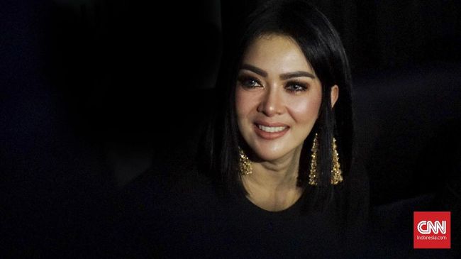 Ada banyak perjuangan Syahrini mempersiapkan diri demi konser solo pertamanya, mulai dari diet ketat hingga turun 11 kilogram sampai operasi pita suara.