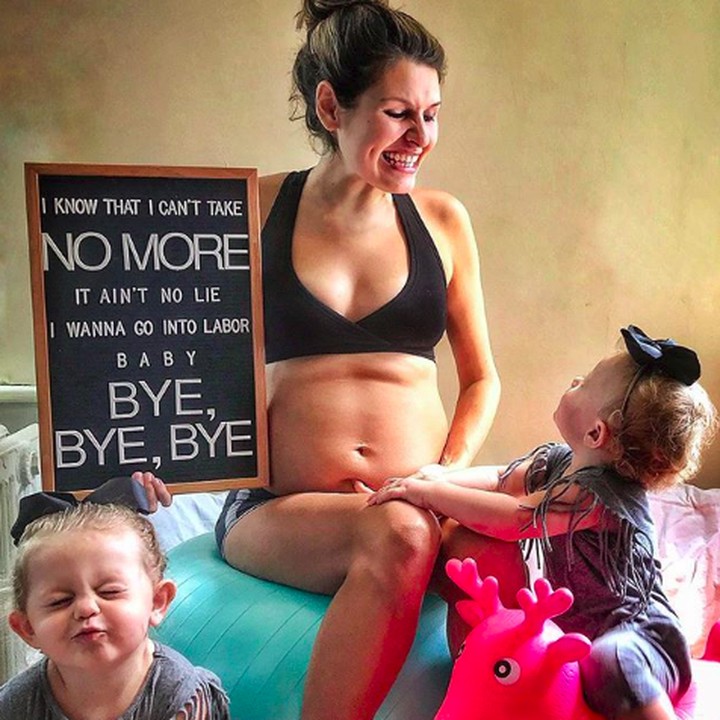 <p>Hmm, si kecil kayaknya sudah siap jadi kakak nih. Bahkan mereka sudah siaga jika sewaktu-waktu bundanya lahiran. (Foto: Instagram/ @cbchatman)  </p>