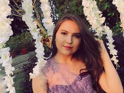 10 Fakta Olivia Jensen, Artis yang Viral karena Lempar Bendera Merah Putih