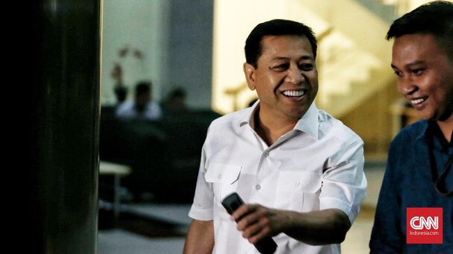Setnov Mampir Rumah Makan saat di RS, Kumham Periksa Pegawai Setya Novanto dikabarkan ada di sebuah rumah sakit di sekitar RSPAD Gatot Subroto. Kemekumham menyebut Setnov ke RSPAD untuk memeriksa kesehatan.