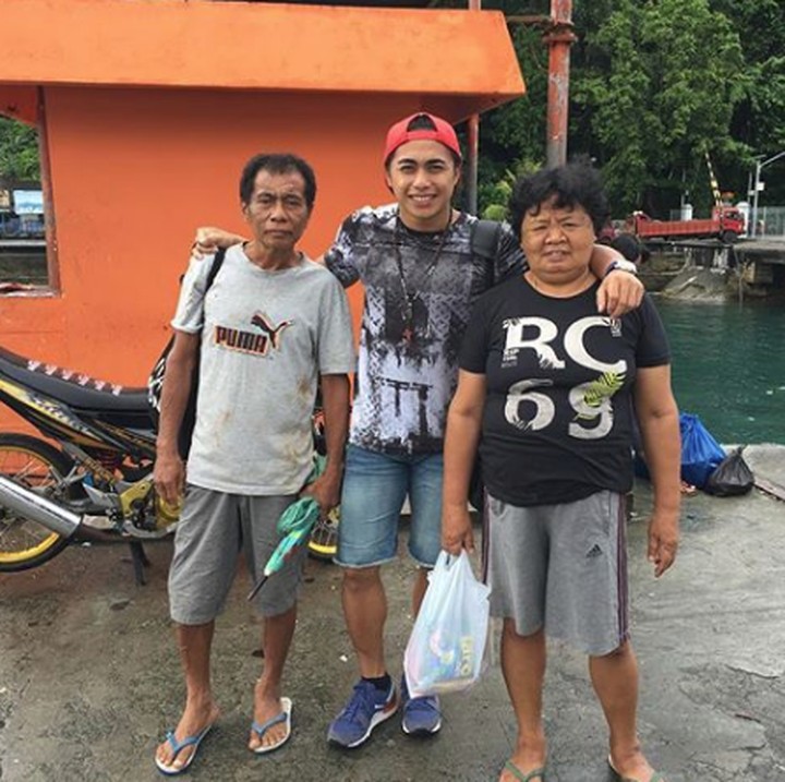 <p>Kata Lirpa dirinya akan terus berusaha membahagiakan kedua orang tuanya. (Foto: Instagram @manganang)</p>