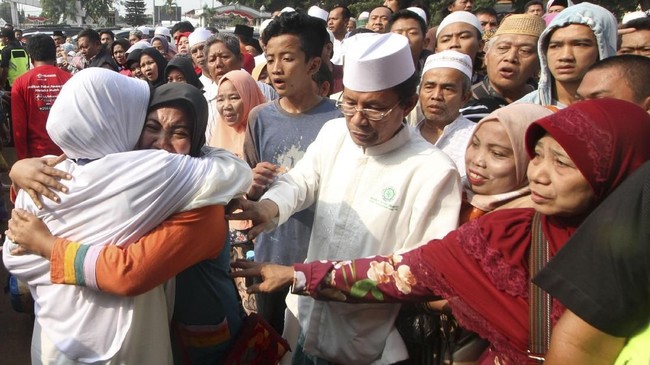 FOTO : Kloter Pertama Jemaah Haji Kembali dari Tanah Suci
