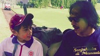 <p>Opa Ray sering lho menemani Ramiza saat ikut turnamen golf. (Foto: Instagram/ @raysahetapy)  </p>
