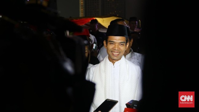 Ustaz Abdul Somad mengingatkan bahwa sistem politik yang dianut Indonesia adalah demokrasi yang memberikan kekuasaan di tangan rakyat, sehingga harus digunakan.