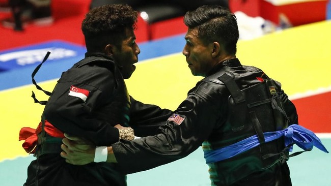 Pesilat Malaysia Muhammad Robial Sobri mendapat kecaman dari publik sendiri usai melakukan aksi tak sportif di Asian Games 2018.
