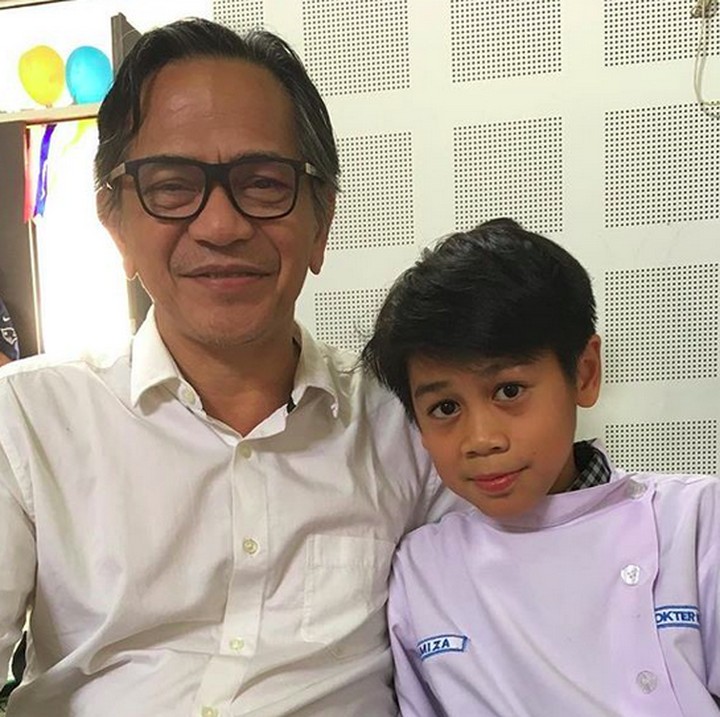 <p>Opa Ray juga sering menemani Ramiza saat ada acara di sekolahnya. (Foto: Instagram/ @raysahetapy)</p>