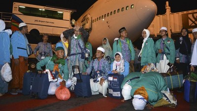 Satgas Tak Larang Tradisi Penjemputan Jemaah Haji di Bandara