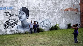 FOTO: Air Mata Terakhir untuk Aretha Franklin