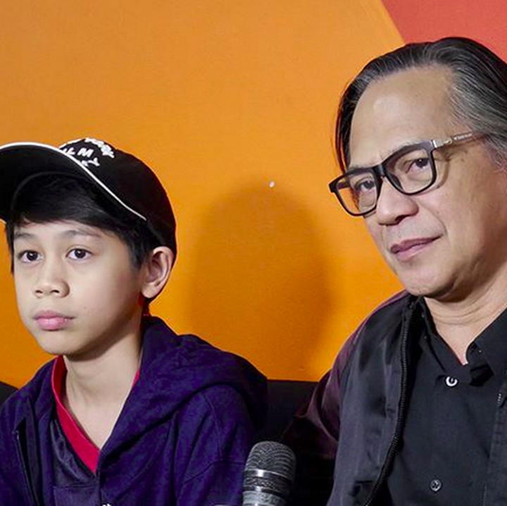 <p>Wah, serius banget kakek dan cucu yang sedang diwawancara ini. (Foto: Instagram/ @raysahetapy)  </p>