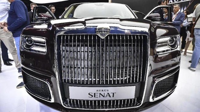 Mobil Vladimir Putin, Aurus Senat pada interiornya didesain sedemikian sempurna guna meningkatkan kenyamanan sang pemimpin ketika duduk di kursi baris kedua.