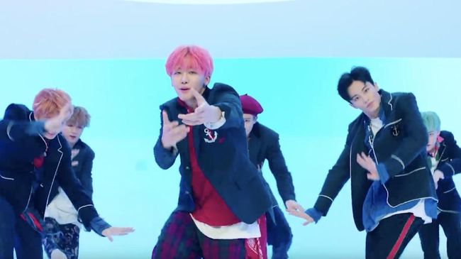 Boyband NCT Dream baru saja merilis sebuah video musik terbaru untuk lagu 'We Go Up' pada hari ini, Kamis (30/8).