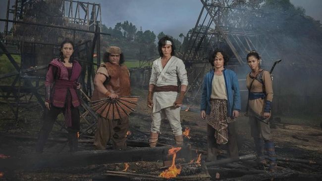 Disney punya universe lewat Marvel. Warner Bros. punya universe lewat DC Comics. Fox International Productions pun punya universe, lewat 'Wiro Sableng 212.'