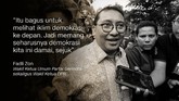 Politik Kesejukan dalam Pelukan Jokowi-Prabowo Dalam momen seusai pengalungan medali emas atlet pencak silat, Jokowi dan Prabowo dipeluk bersama Hanifan Yudani Kusumah yang menurunkan tensi politik.