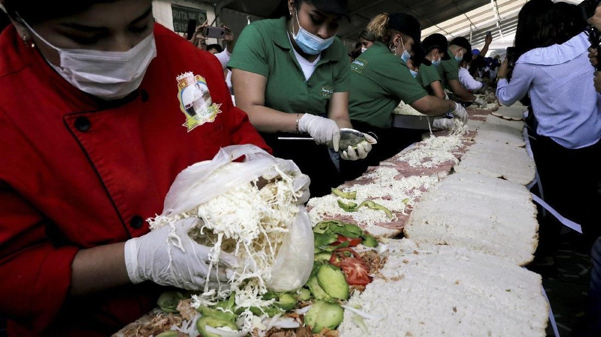 FOTO: Kemeriahan Festival Sandwich Raksasa di Meksiko