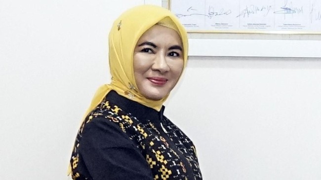 KPK memanggil Direktur Utama PT Pertamina Nicke Widyawati sebagai saksi untuk tersangka Sofyan Basir dalam kasus PLTU Riau-1.