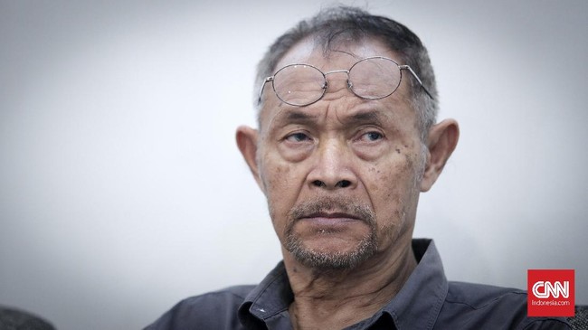 Sastrawan yang juga dikenal sebagai tokoh jurnalistik, Goenawan Mohamad, berharap Andi Arief kembali ke perjuangan yang bersih.