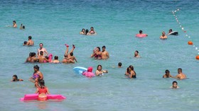 Menikmati Masa Pensiun Sebagai Penjaga Pantai